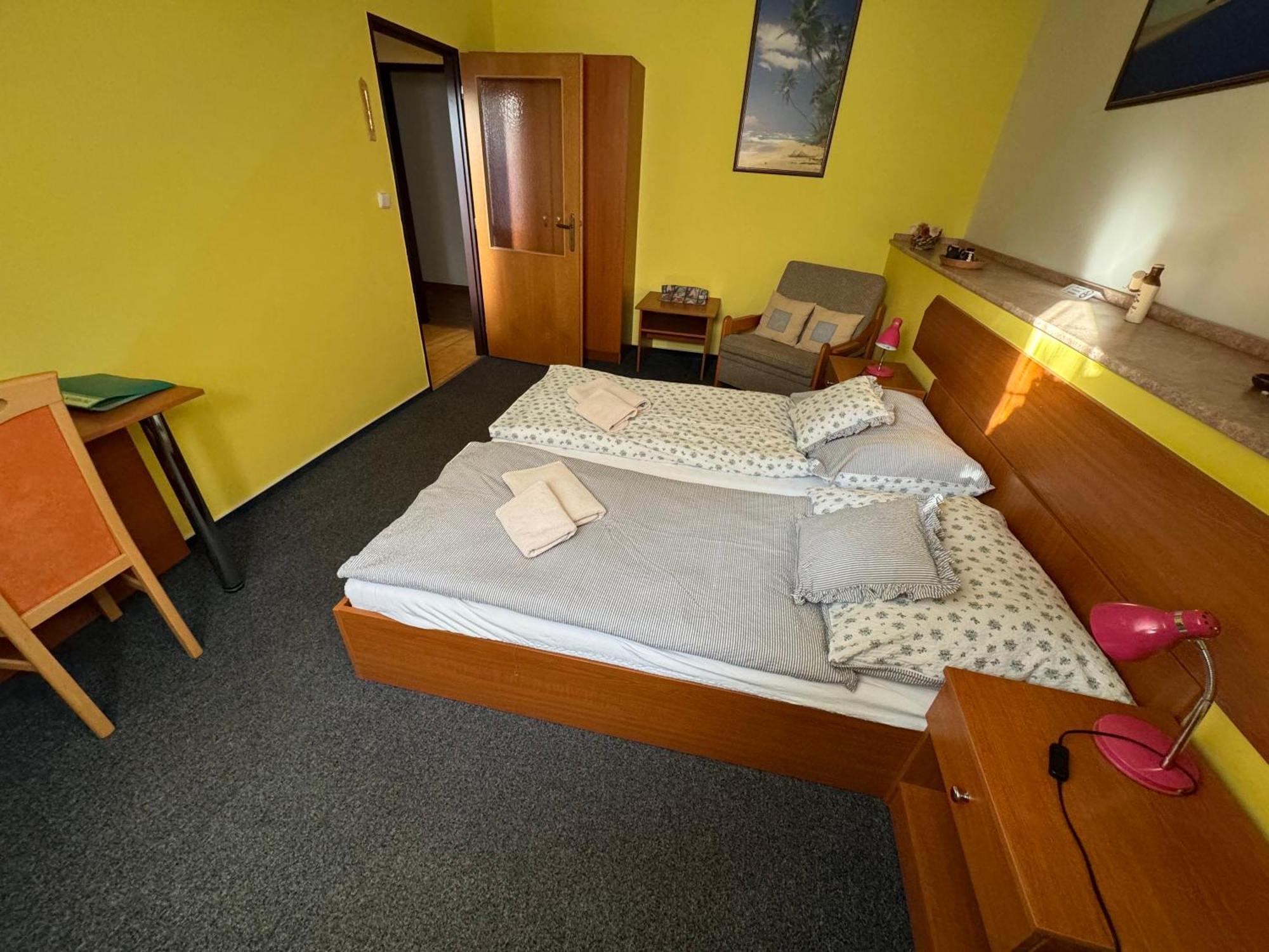 Pension U Svateho Jana Hradec Kralove Exterior photo