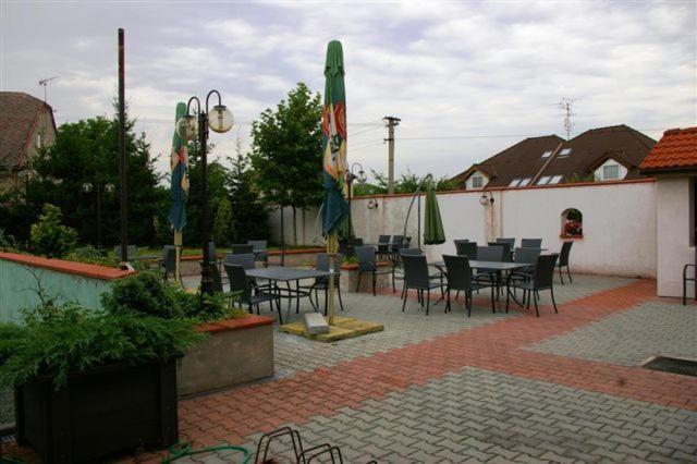 Pension U Svateho Jana Hradec Kralove Exterior photo